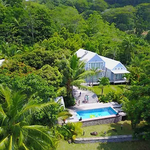  Apartment Red Coconut Self-catering Seychellen