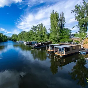 *** Botel Bay Houseboats Tschechische Republik